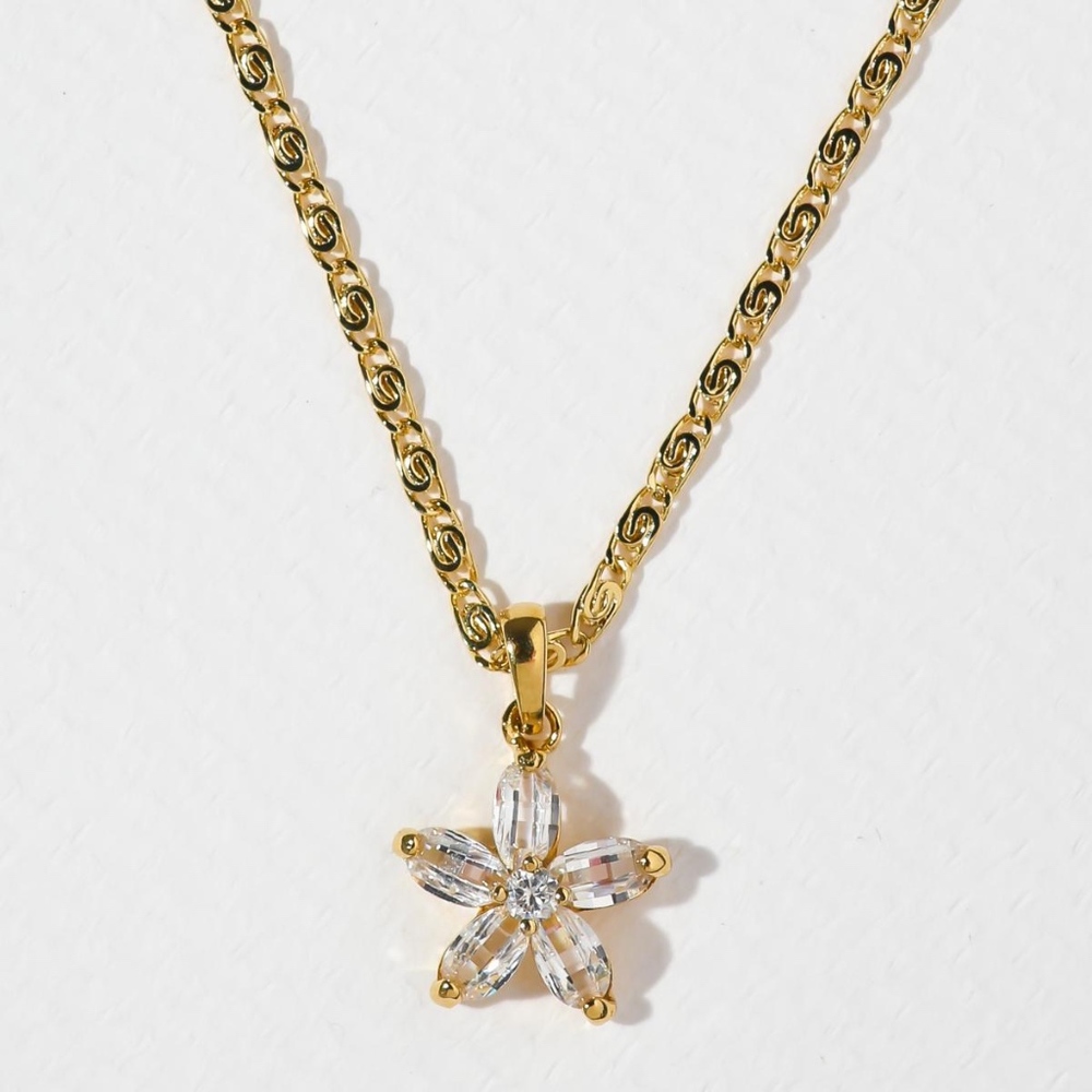 New Vanessa Mooney dainty flower cz necklace